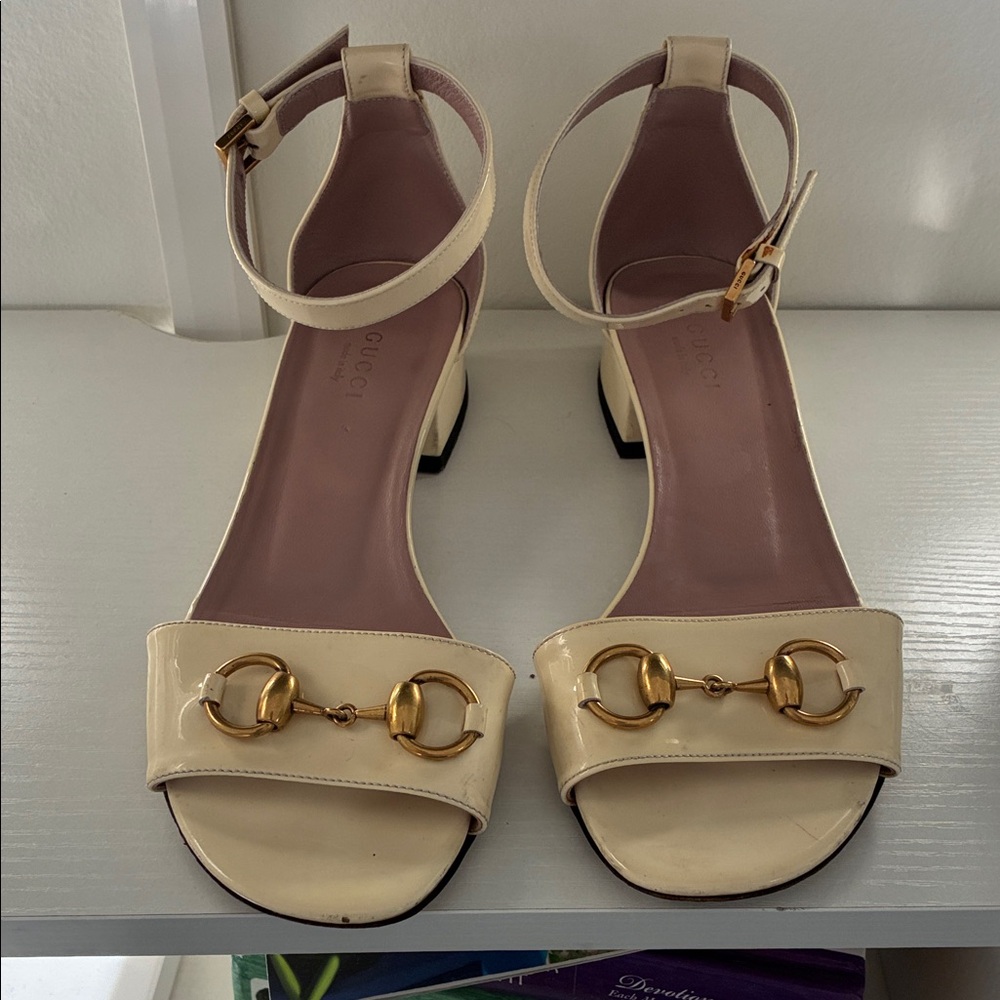 Gucci Women's Cream and Gold Heeled Sandals Authentic